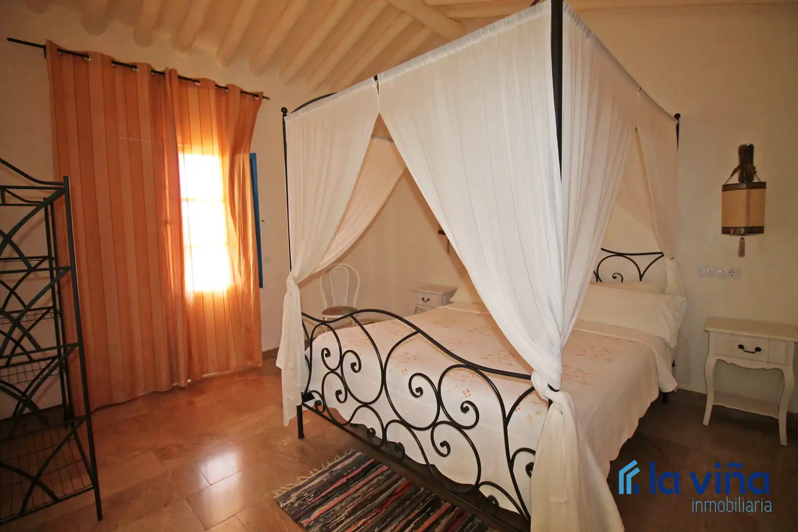 Habitación de Finca rústica en venta en Martín de la Jara con Aire acondicionado, Jardín privado y Trastero
