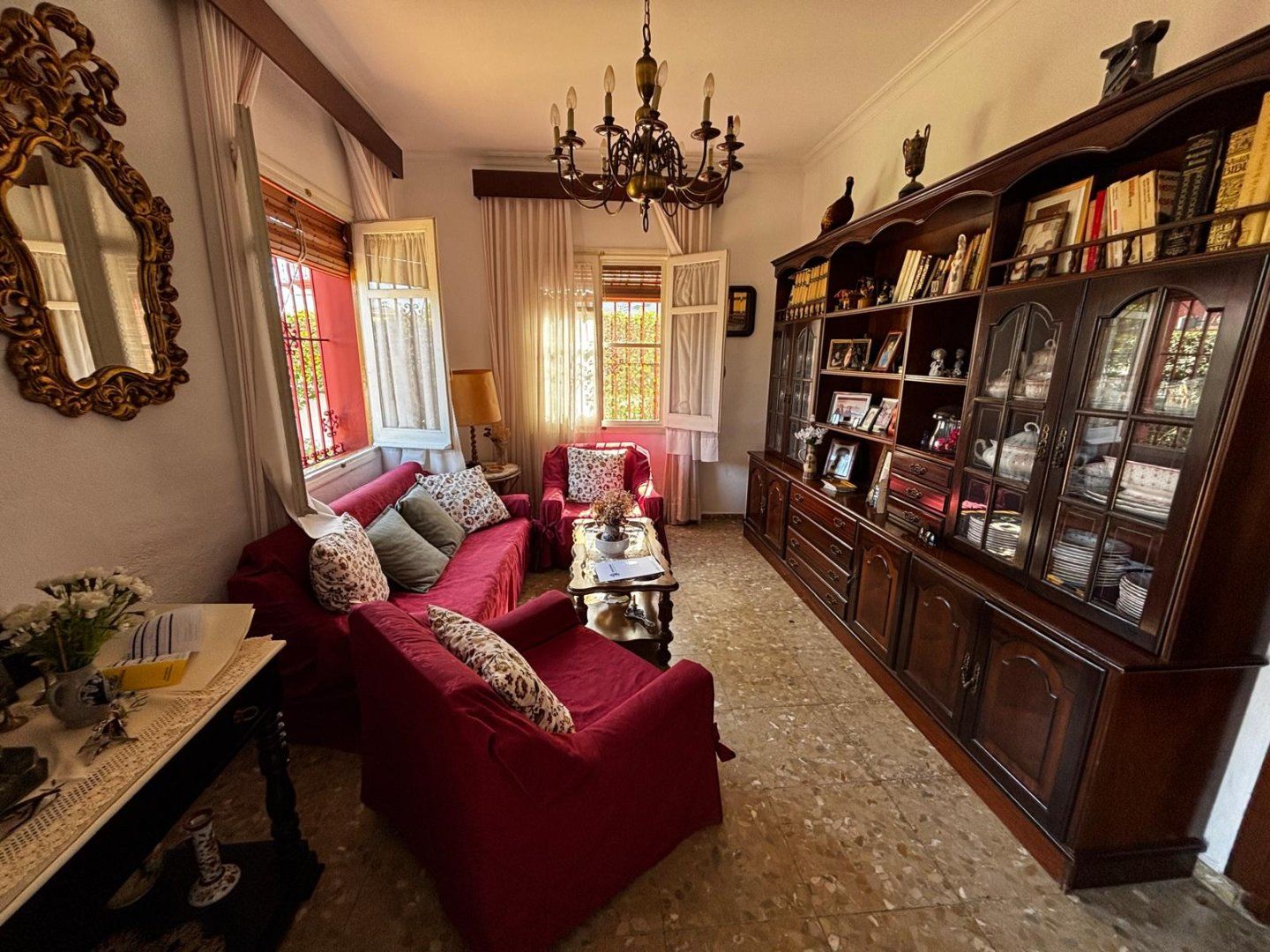 Casa adosada en venta en Gelves