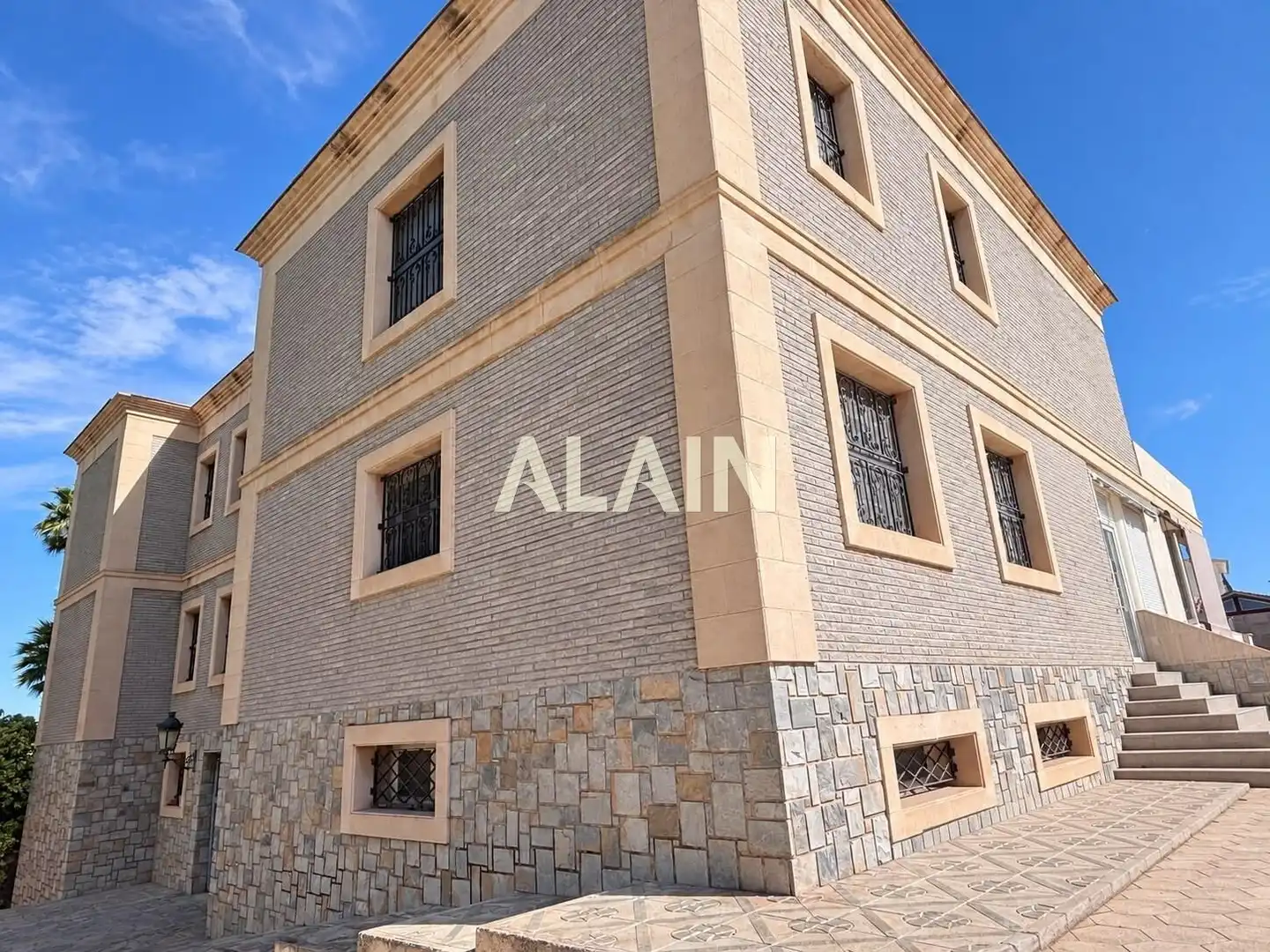 House with garden for sale in Garbinet - Vistahermosa, imagen 5