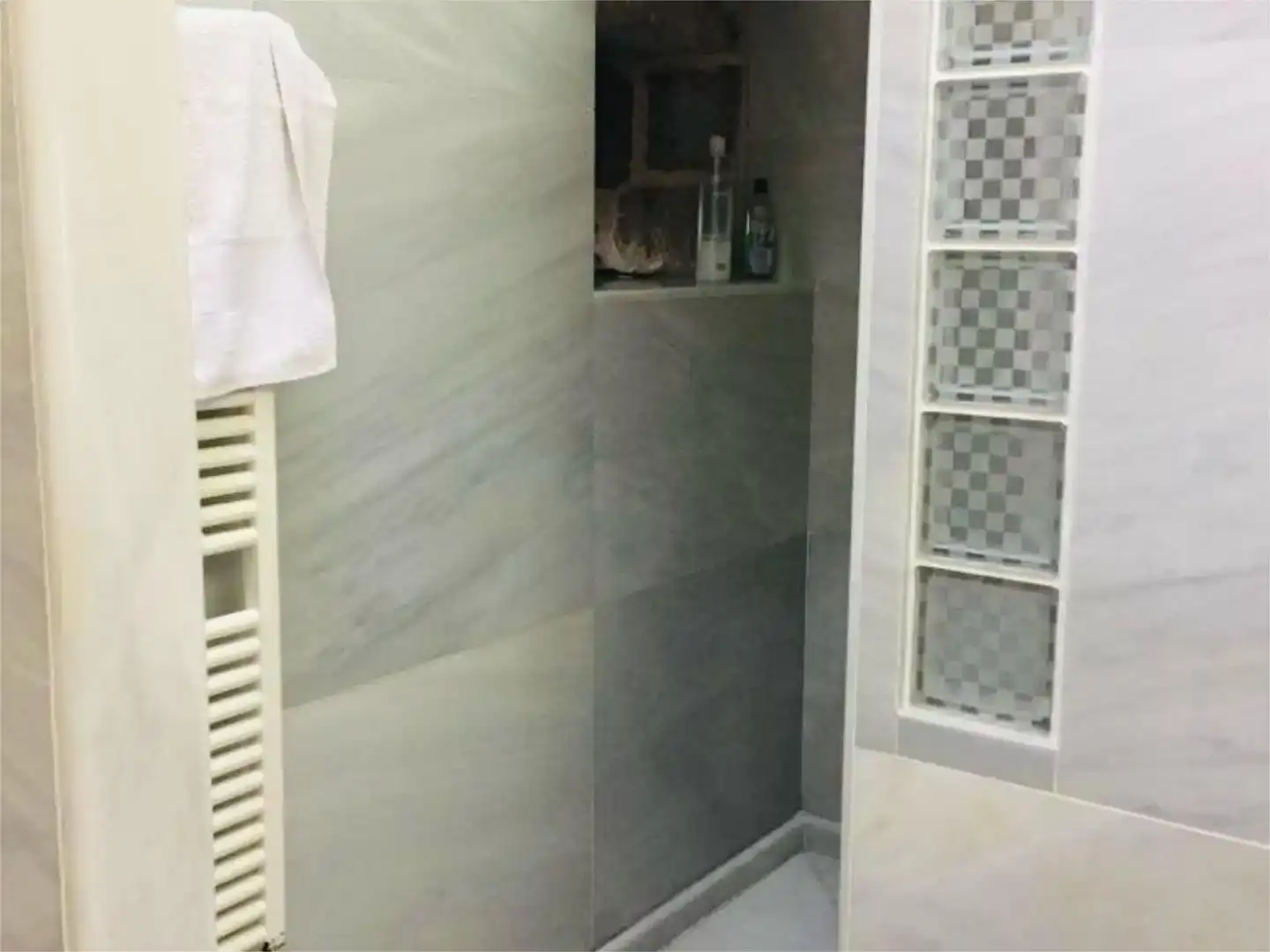 Bany de Casa o xalet en venda en Meis amb Jardí privat, Piscina i Moblat