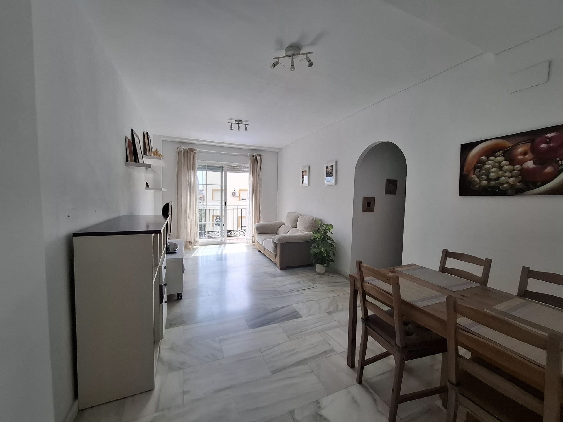 Sala d'estar de Apartament en venda en Gójar amb Moblat, Balcó i Piscina comunitària
