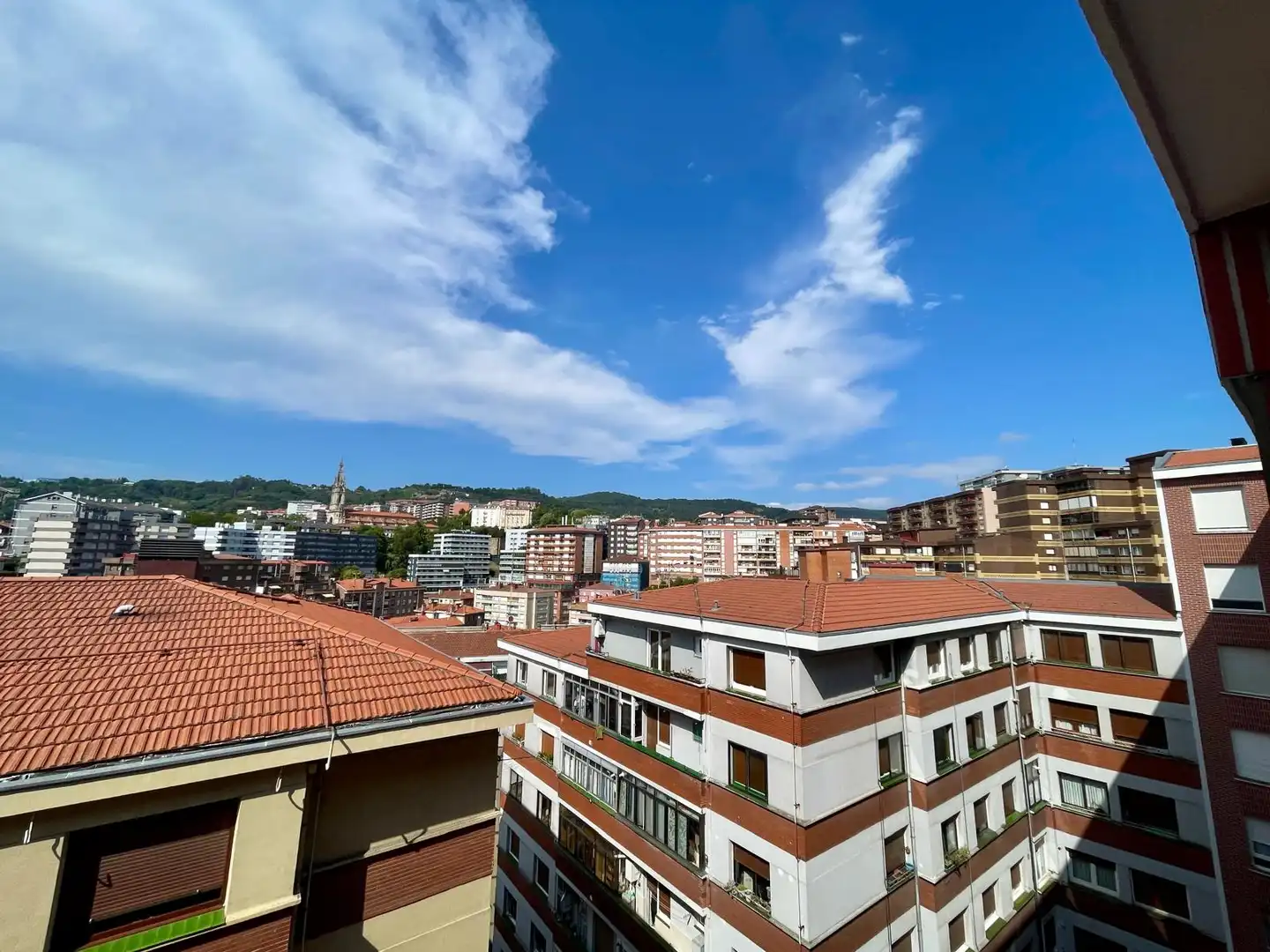 Vista exterior de Pis en venda en Bilbao  amb Calefacció i Balcó