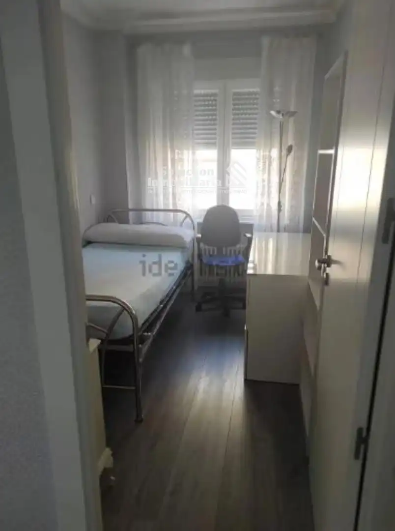 Schlafzimmer von Wohnung zur Miete in Salamanca mit Heizung, Terrasse und Abstellraum