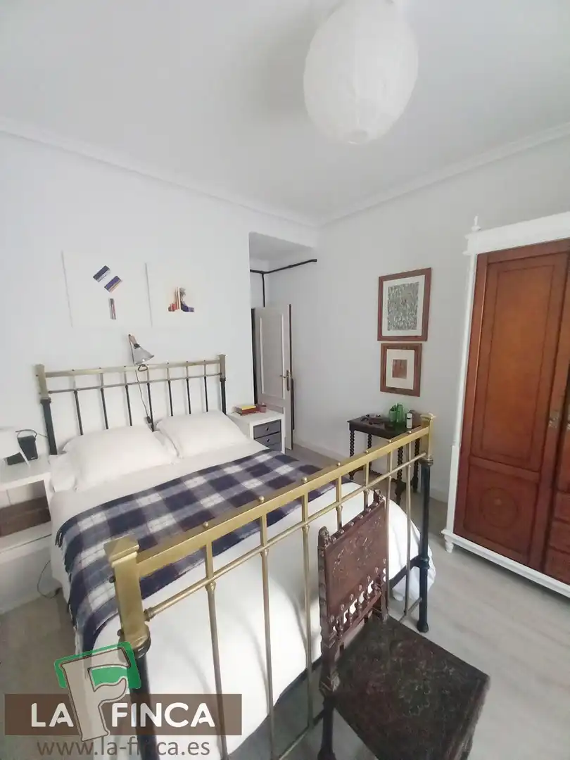 Bedroom of Flat for sale in Oviedo   with Storage room and Furnished