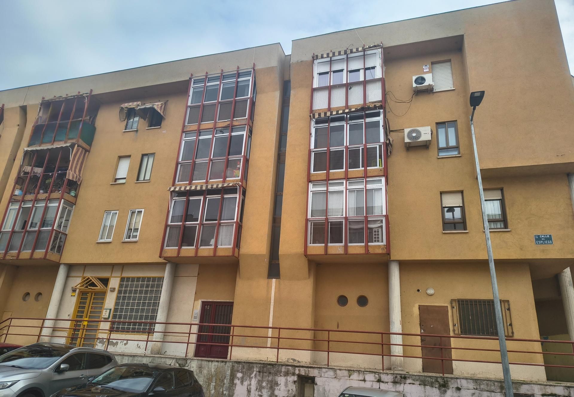 Vista exterior de Pis en venda en Guadalajara Capital amb Aire condicionat, Calefacció i Balcó