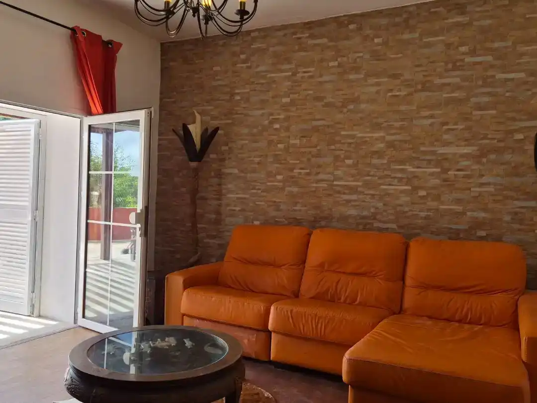 Sala d'estar de Planta baixa en venda en Moya (Las Palmas) amb Jardí privat, Parquet i Traster