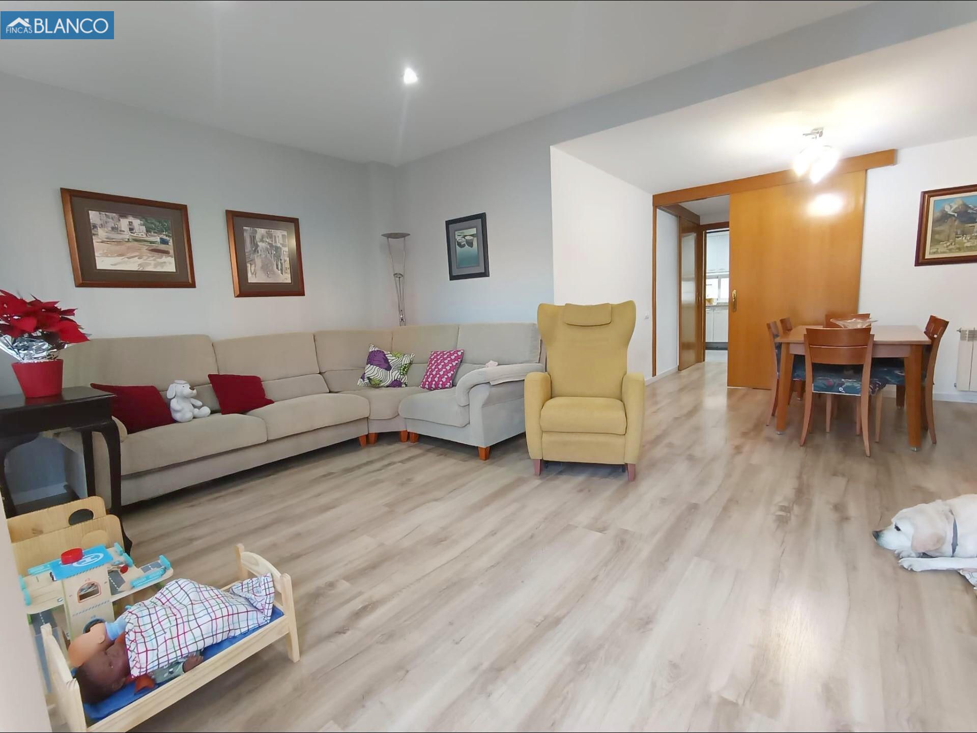 Sala de estar de Casa o chalet en venta en L'Hospitalet de Llobregat con Aire acondicionado, Calefacción y Terraza