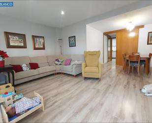 Living room of House or chalet for sale in L'Hospitalet de Llobregat  with Air Conditioner, Heating and Terrace