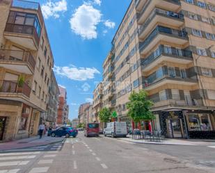 Exterior view of Flat for sale in Salamanca Capital  with Balcony