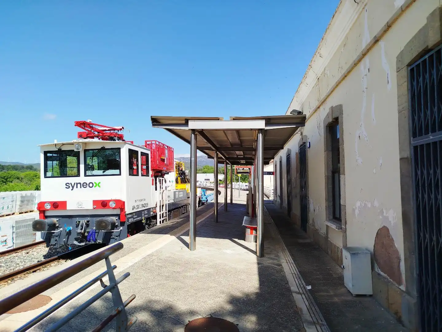 Vista exterior de Casa adosada en venda en Caudiel amb Terrassa