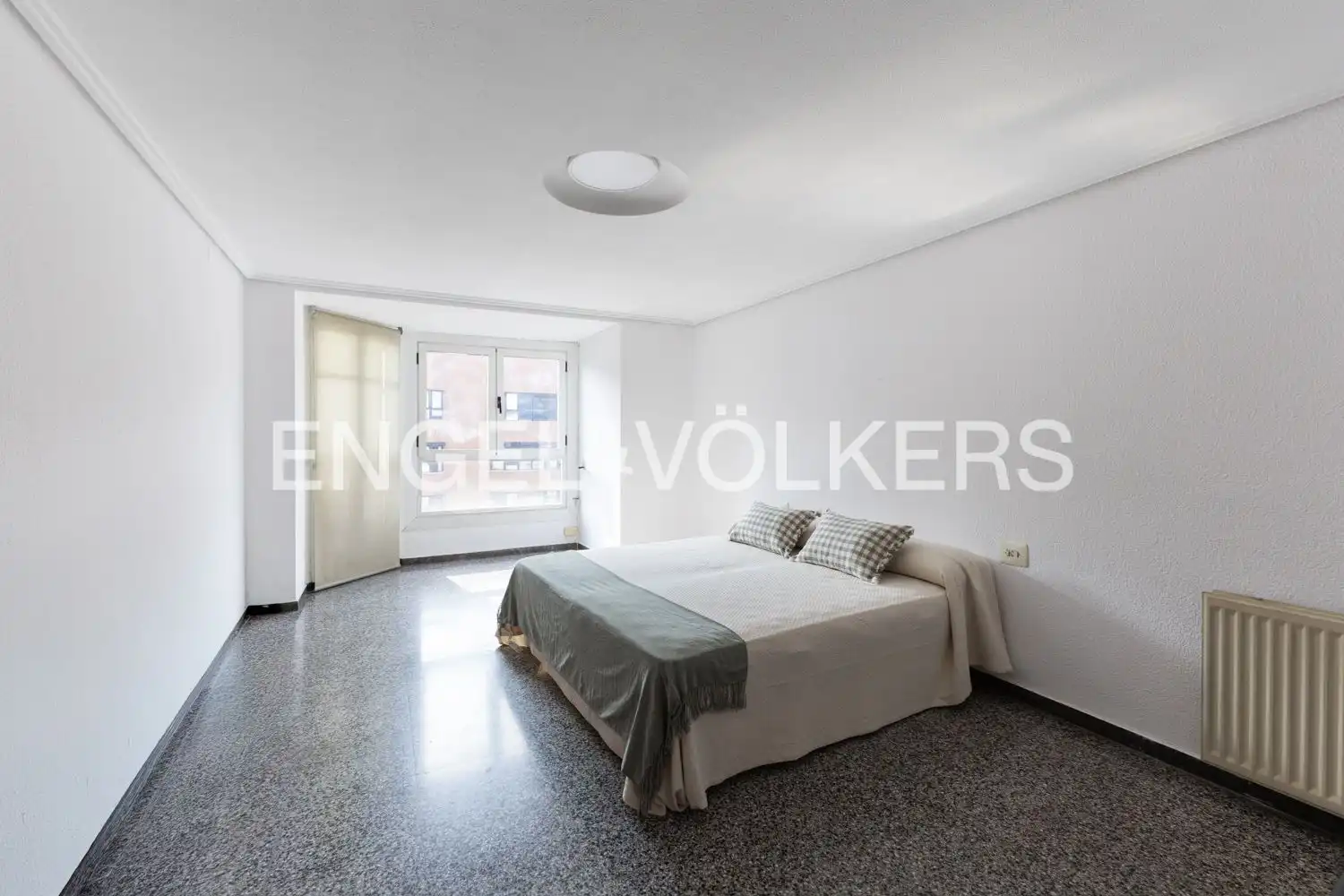 Habitación de Piso en venta en Valencia con Aire acondicionado, Calefacción y Balcón