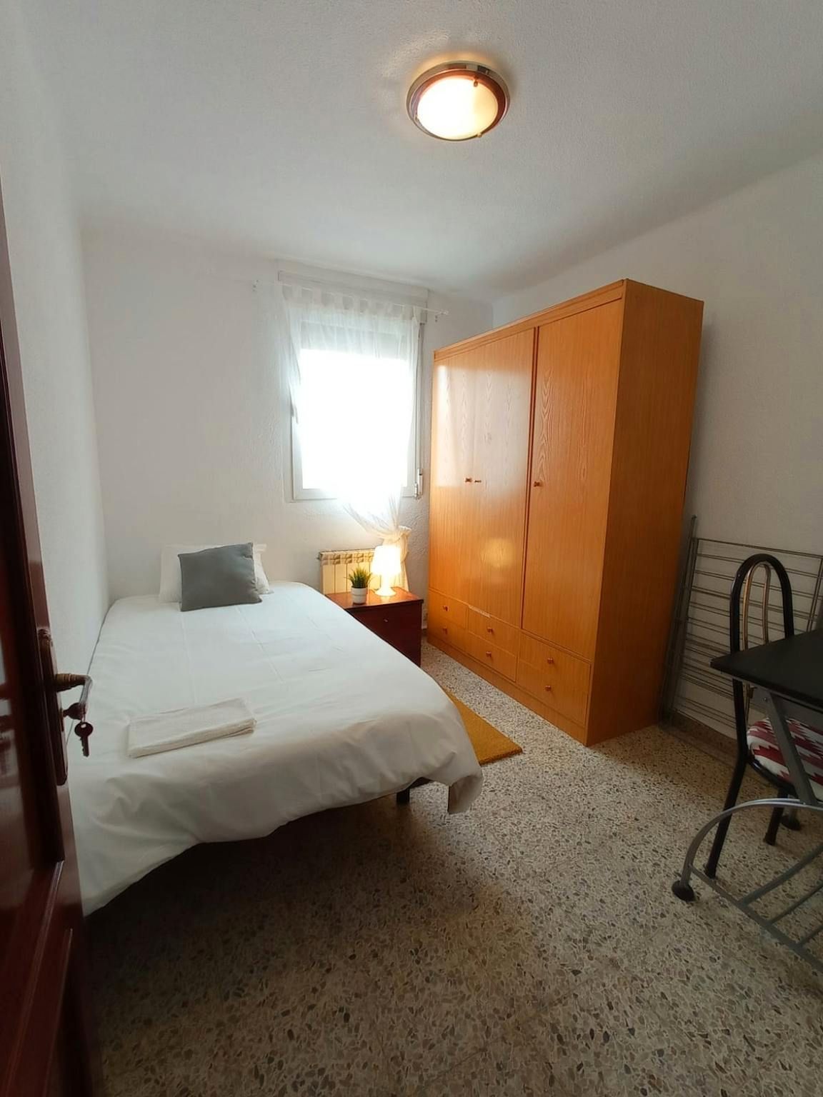 Bedroom of Flat to share in  Madrid Capital  with Heating, Furnished and Washing machine