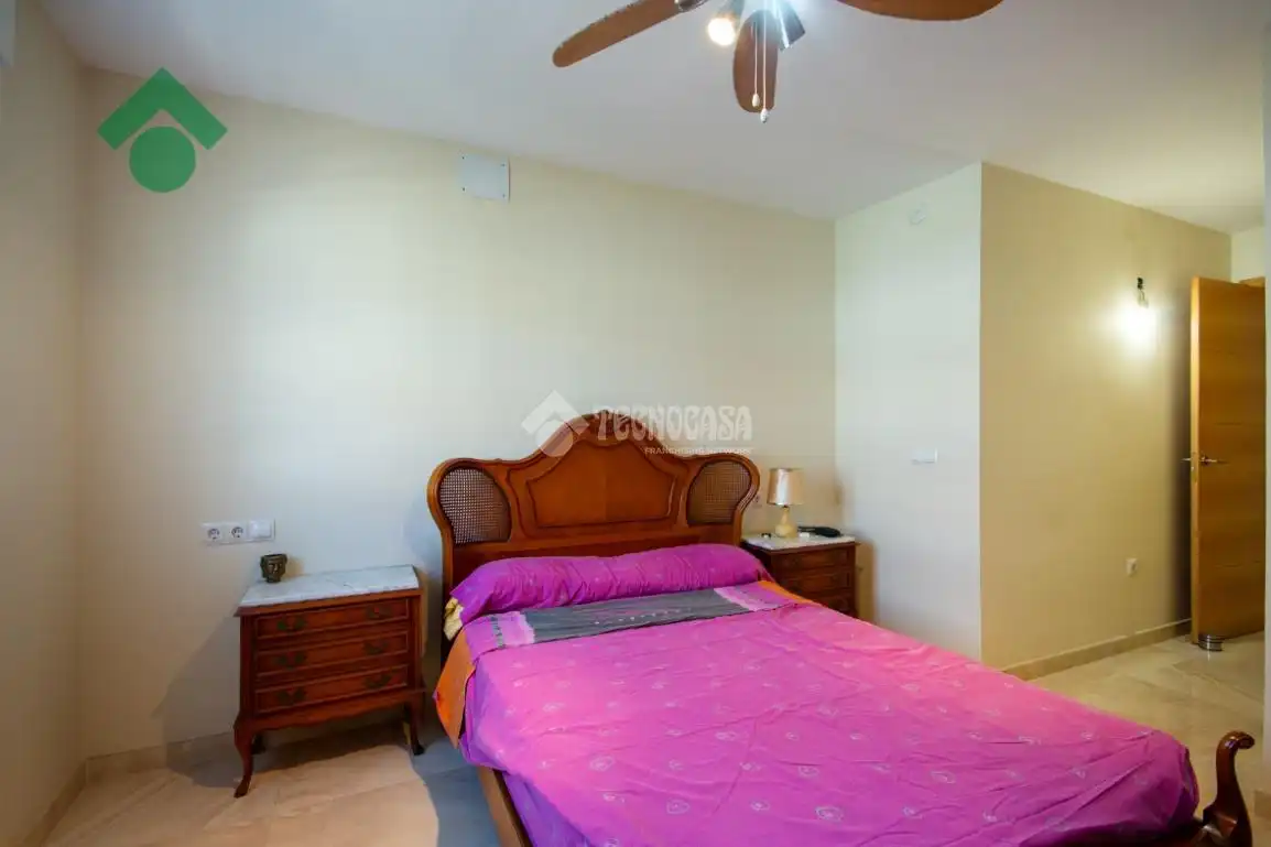 Habitación de Casa adosada en venta en Rincón de la Victoria con Aire acondicionado y Piscina comunitaria