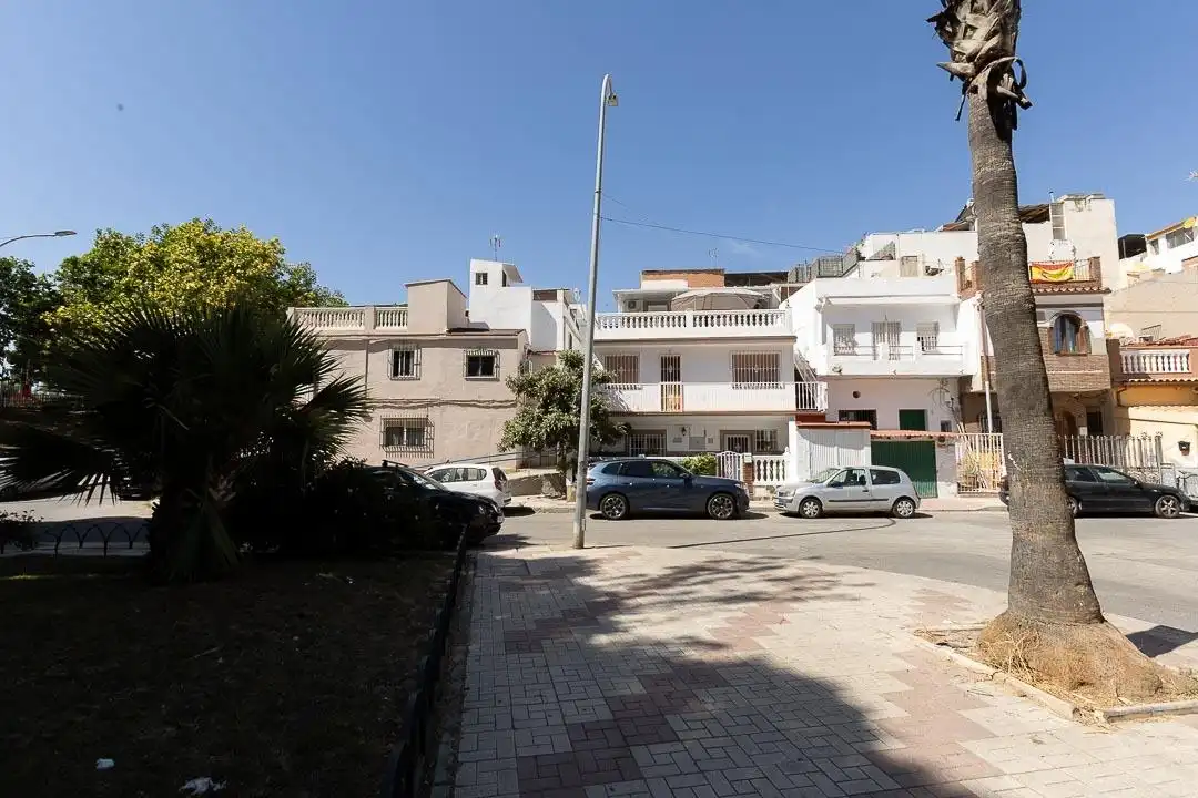 Vista exterior de Casa adosada en venta en Málaga con Aire acondicionado, Terraza y Amueblado