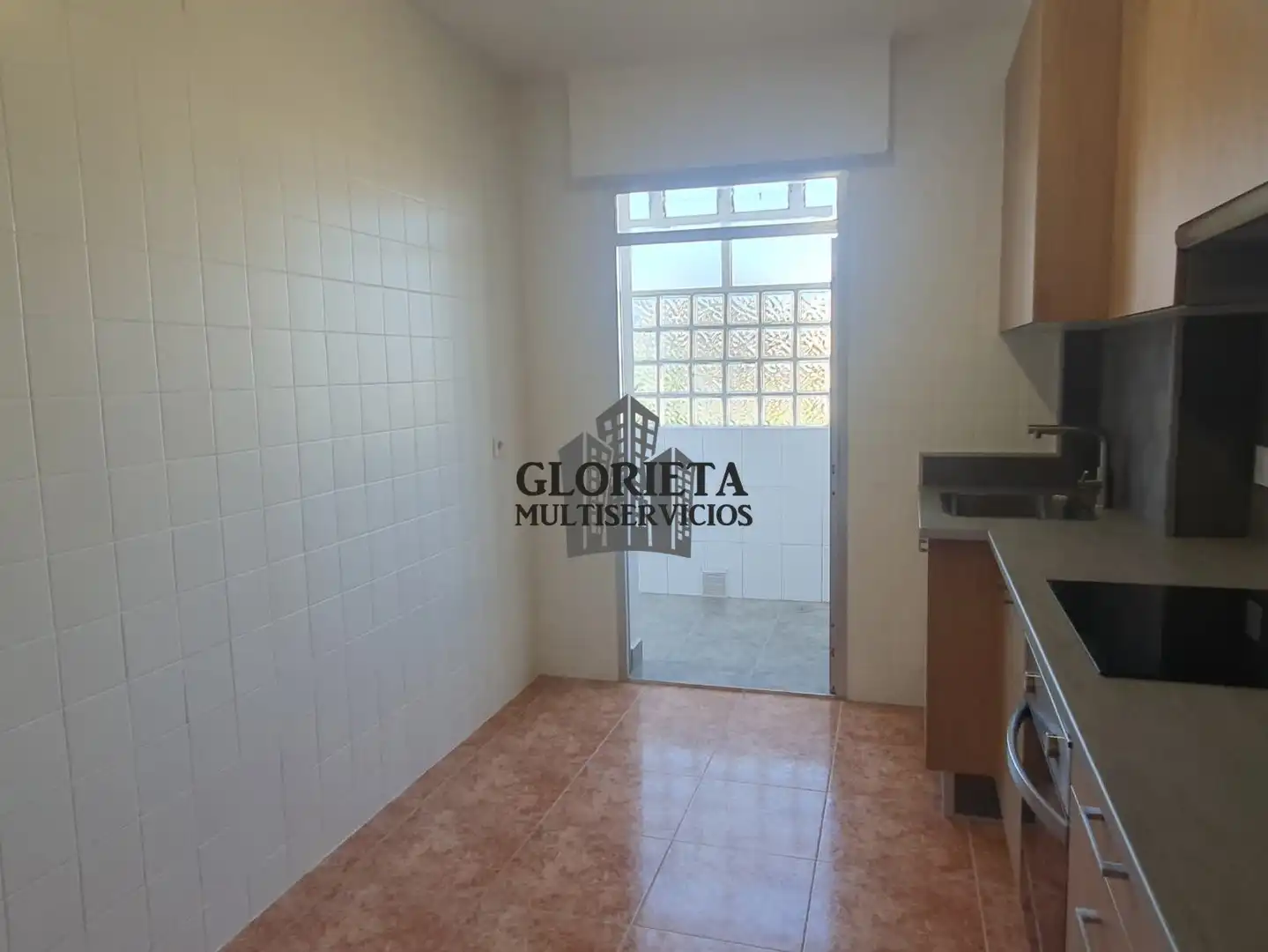 Cocina de Piso en venta en Vigo  con Calefacción, Terraza y Trastero