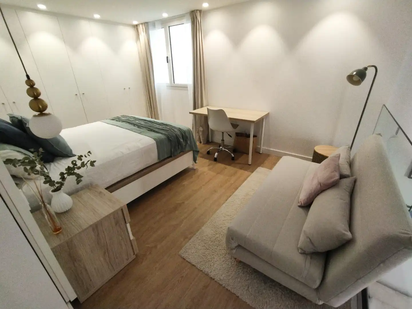 Bedroom of Duplexes for rent in Cádiz  with Air Conditioner, Heating and Parquet flooring
