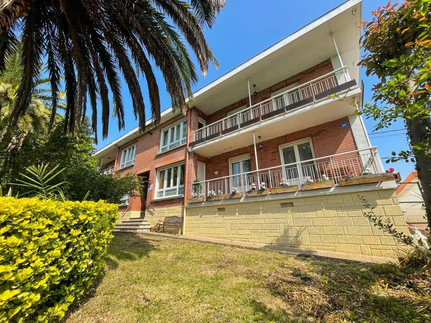 Exterior view of Houses for sale in Abanto y Ciérvana-Abanto Zierbena  with Heating, Private garden and Storage room