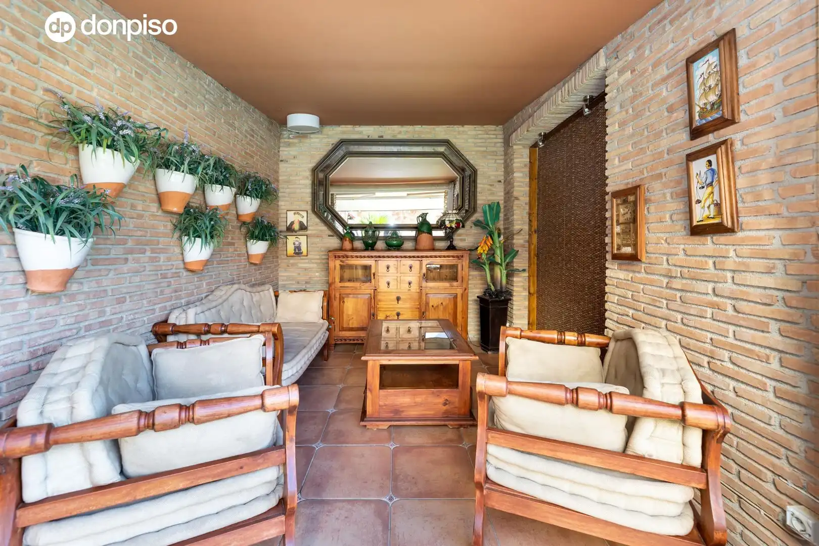 Sala de estar de Casa o chalet en venta en Granada con Jardín privado, Terraza y Piscina