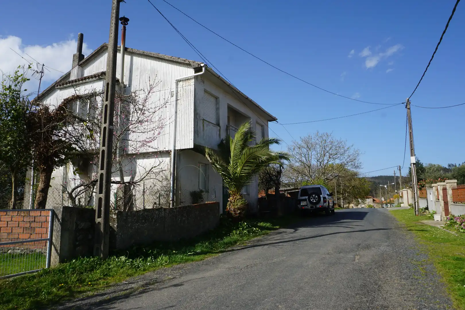 Vista exterior de Casa o xalet en venda en Melide amb Jardí privat