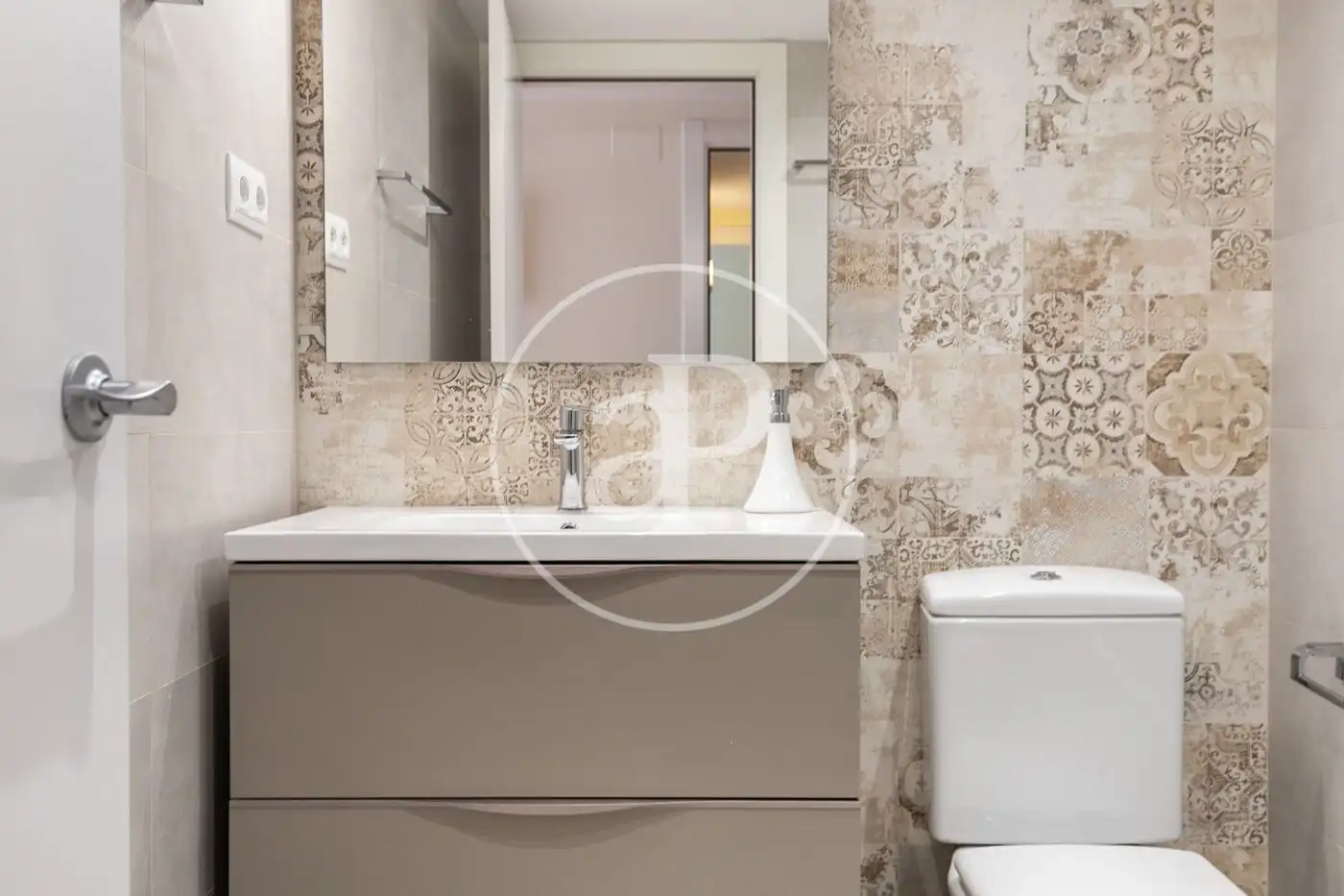 Badezimmer von Maisonette zum Verkauf in Barcelona mit Klimaanlage, Heizung und Terrasse
