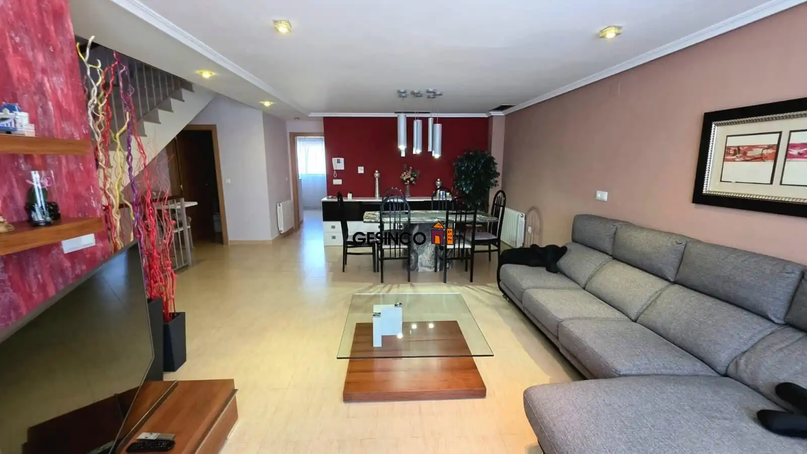 Sala d'estar de Casa adosada de lloguer en Xàtiva amb Aire condicionat, Terrassa i Moblat