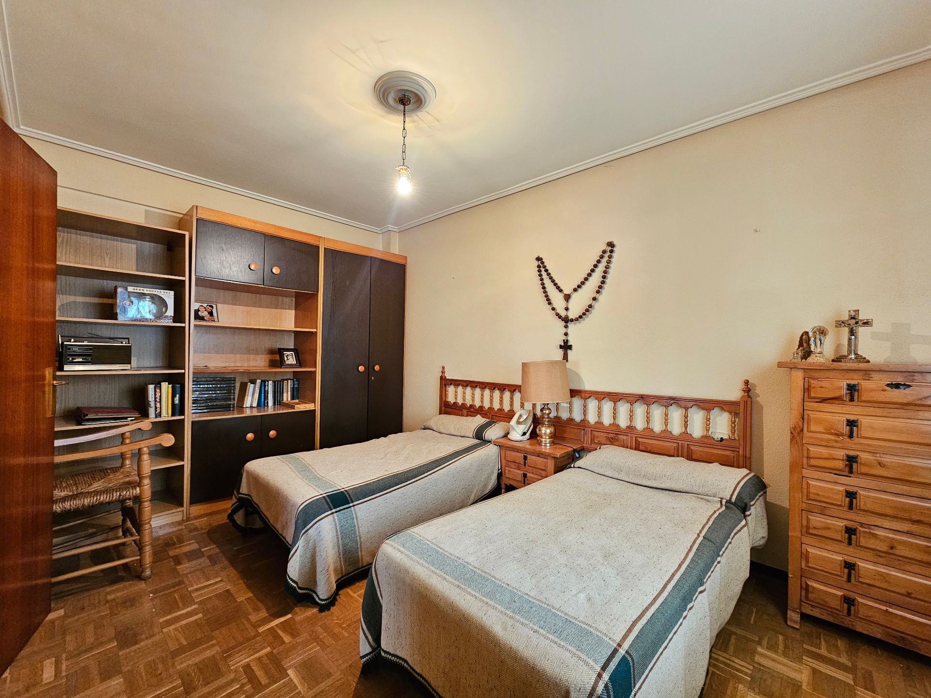 Habitación de Piso en venta en Vitoria - Gasteiz con Parquet, Amueblado y Horno