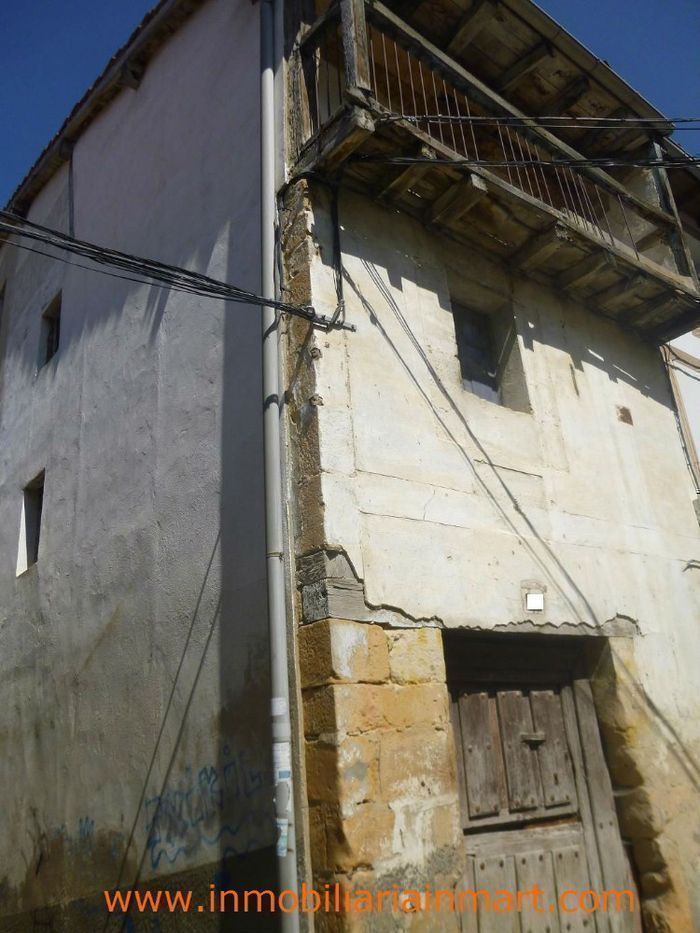 Vista exterior de Casa o chalet en venta en Medina de Pomar con Terraza y Trastero