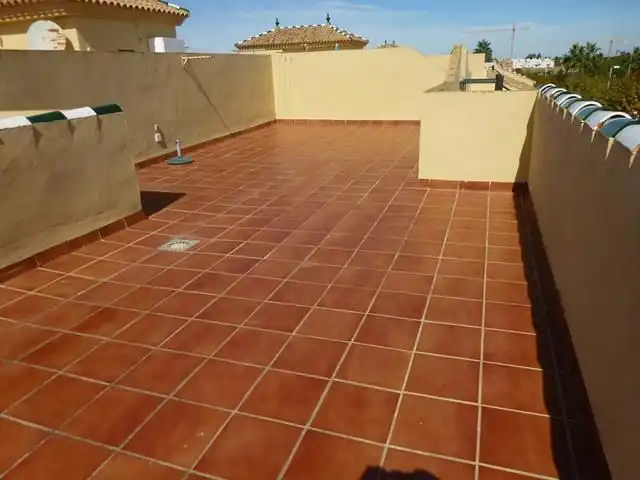 Àtic amb piscina de lloguer a Avenida Torrebreva 1, imagen 7