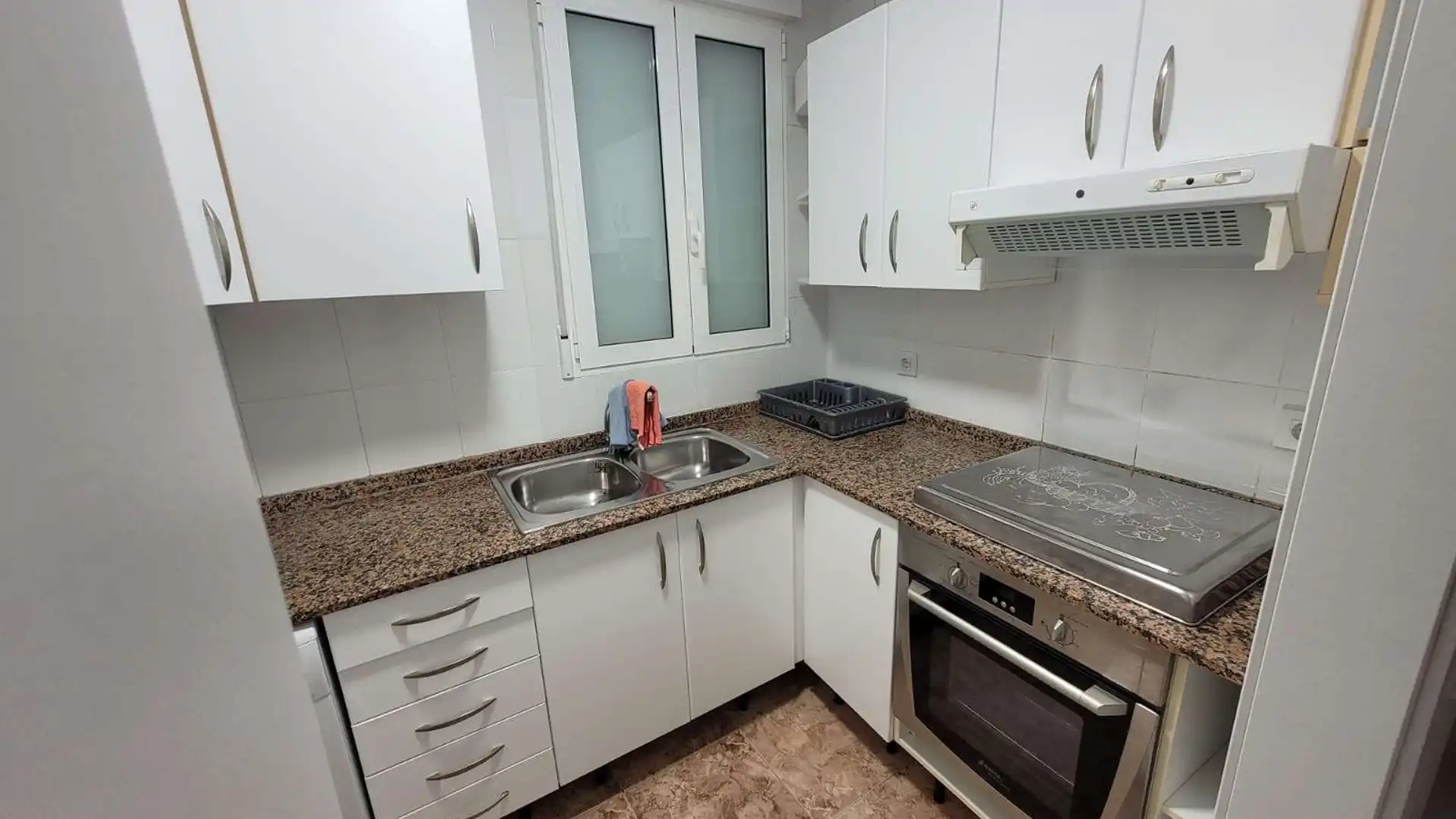 Cocina de Apartamento para compartir en  Valencia Capital con Aire acondicionado, Calefacción y Terraza