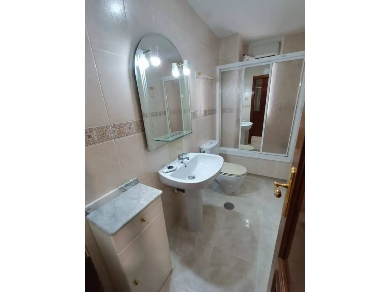 Bathroom of Flat for rent in El Arroyo - La Fuente