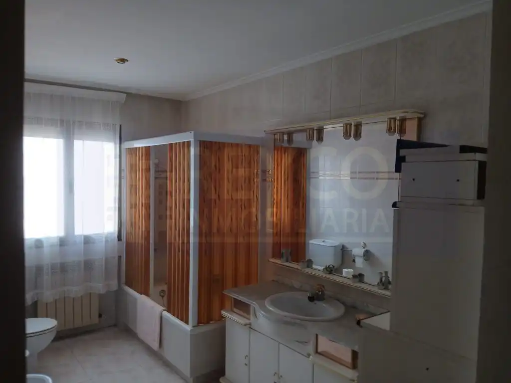 Bathroom of Houses for sale in Nájera
