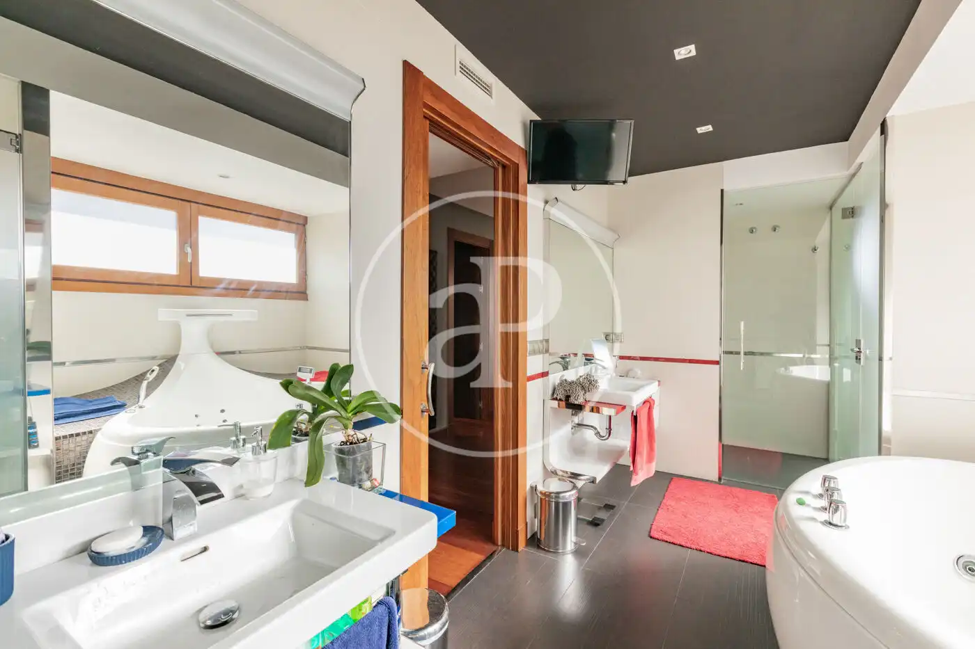 Baño de Casa o chalet en venta en Madrid con Aire acondicionado, Calefacción y Jardín privado