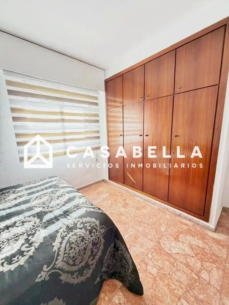 Schlafzimmer von Wohnung zur Miete in Valencia mit Klimaanlage, Heizung und Terrasse