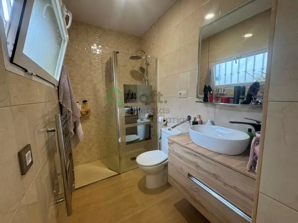 Bany de Casa o xalet en venda en Talavera la Real amb Aire condicionat i Terrassa