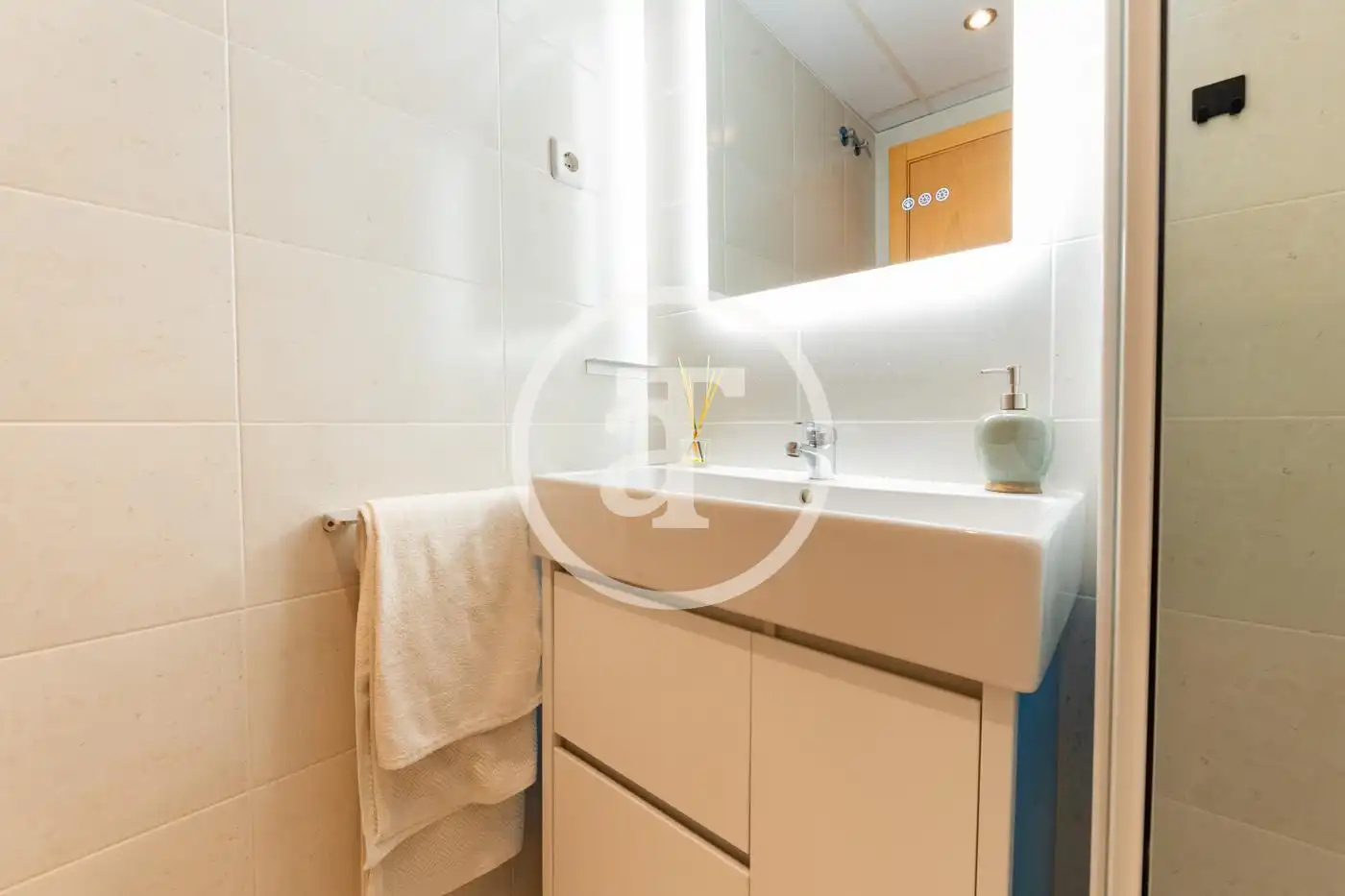 Baño de Piso de alquiler en Madrid con Aire acondicionado, Calefacción y Amueblado