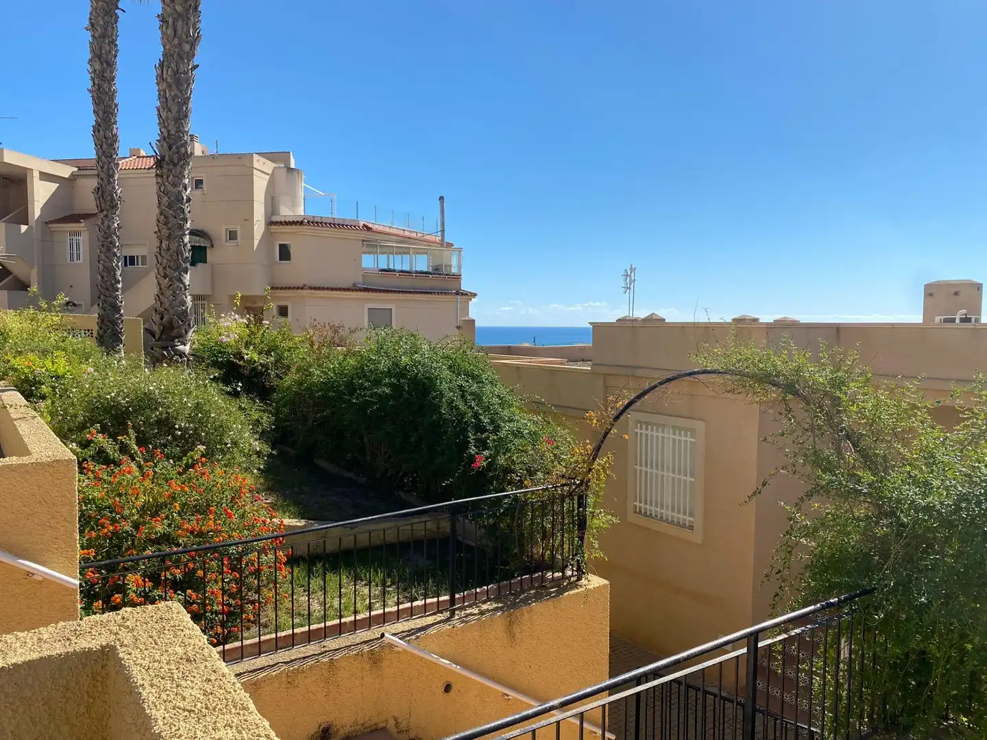 Vista exterior de Àtic en venda en Santa Pola amb Aire condicionat, Calefacció i Terrassa