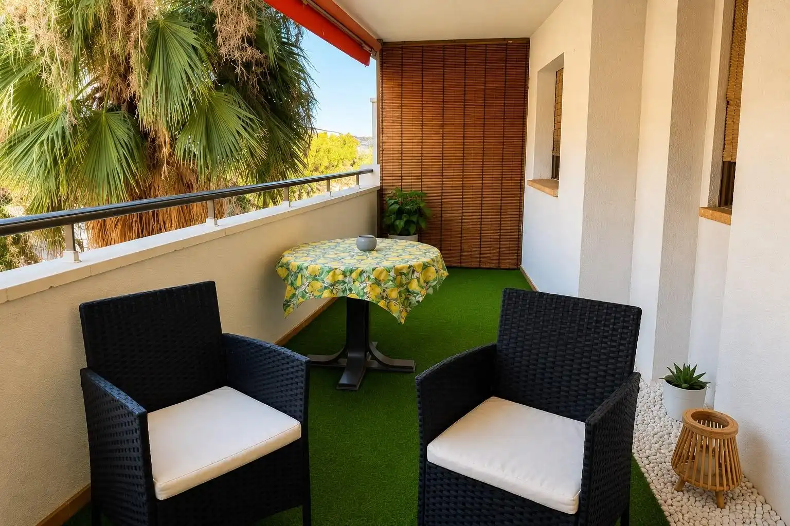 Piso con terraza en venta en Carrer AMADEU VIVES, imagen 2