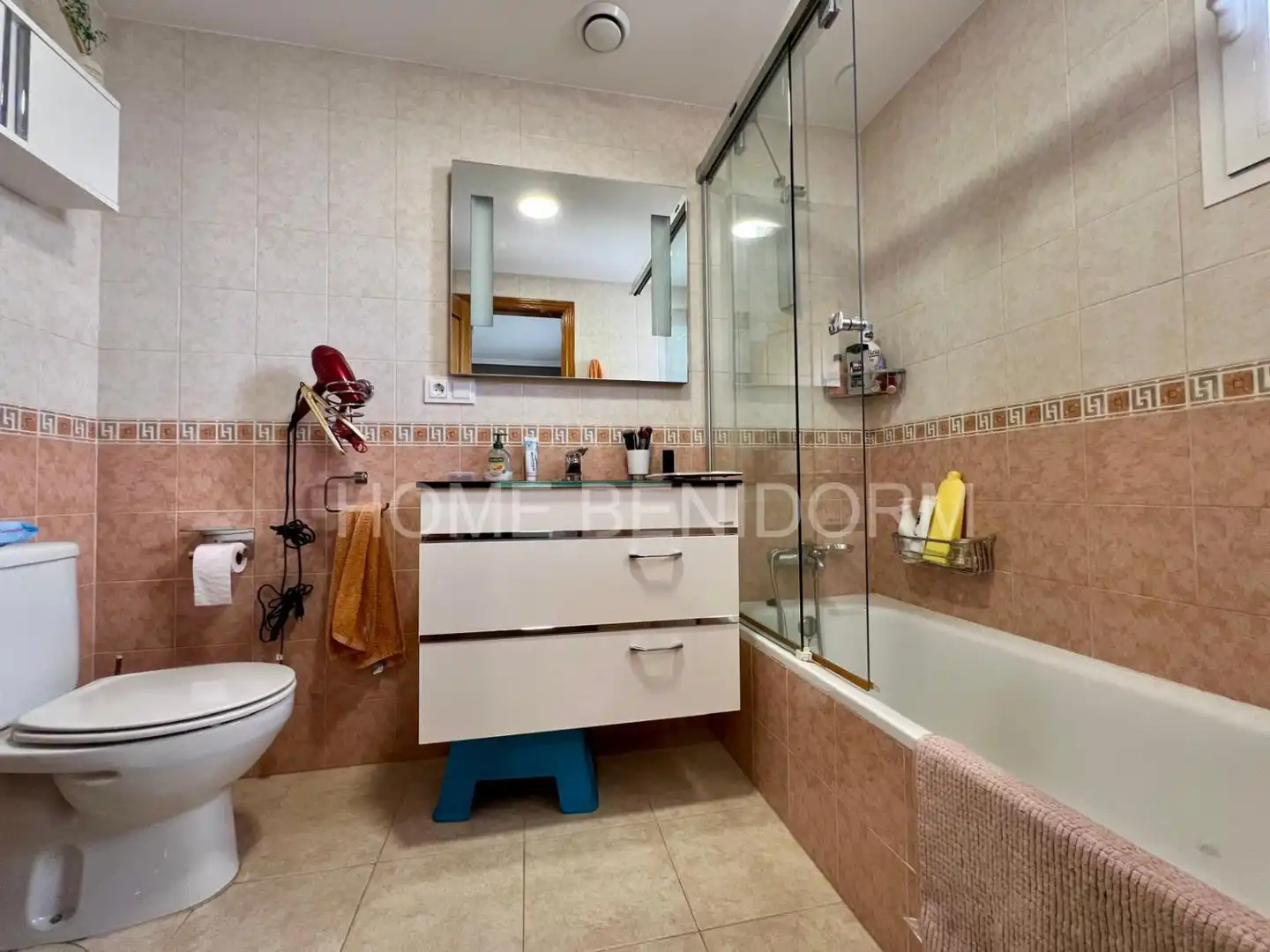 Baño de Piso en venta en La Nucia con Terraza, Trastero y Piscina comunitaria
