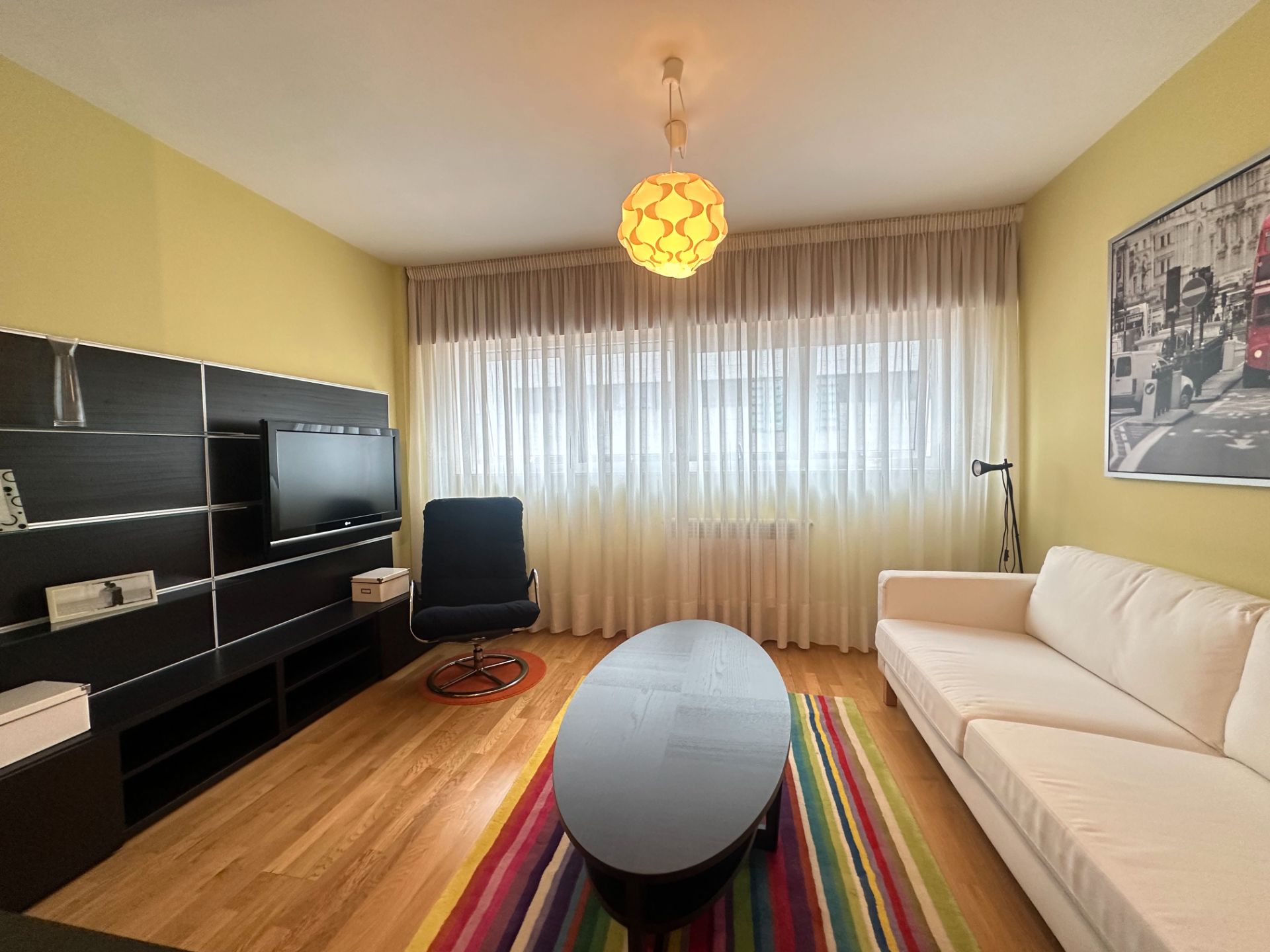 Sala de estar de Piso en venta en Santiago de Compostela  con Calefacción, Parquet y Trastero