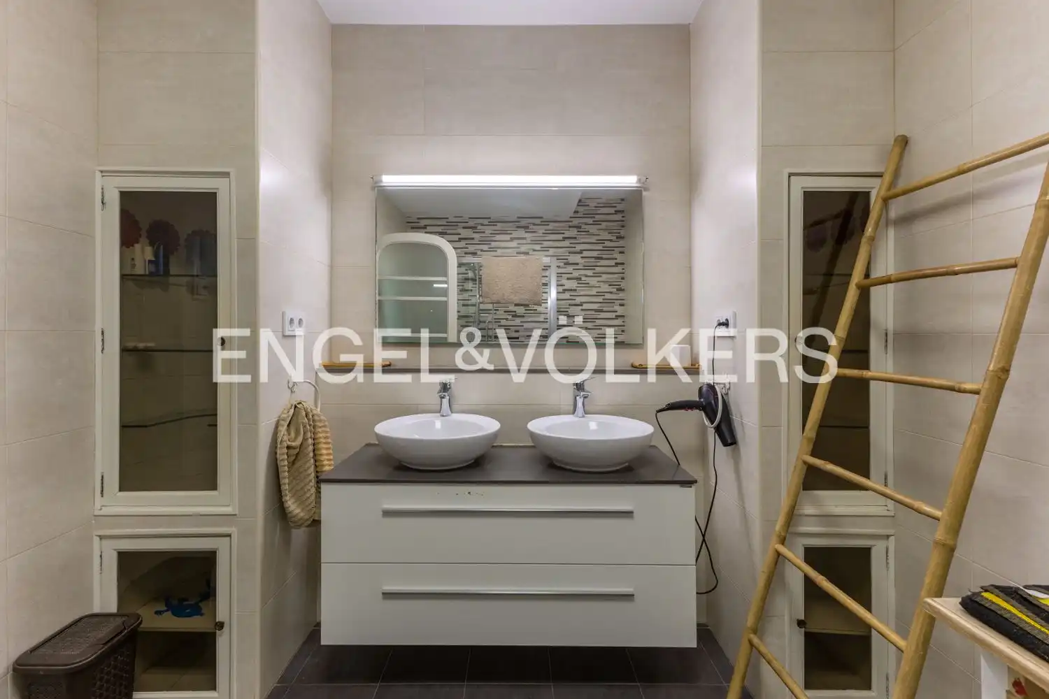 Badezimmer von Wohnung zur Miete in Valencia mit Heizung