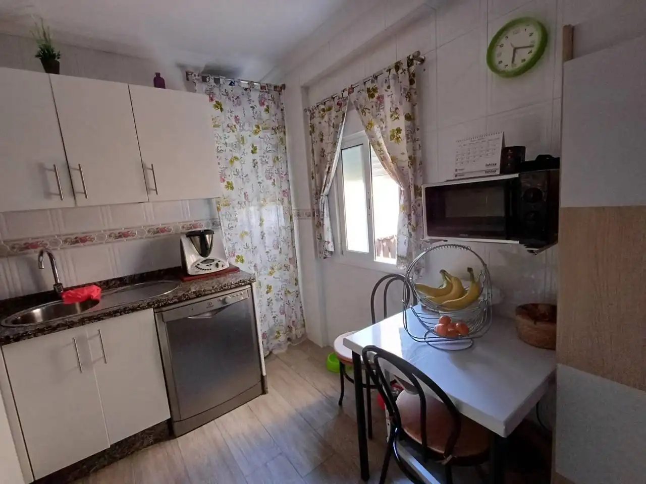 Cuina de Pis en venda en  Huelva Capital amb Aire condicionat i Moblat