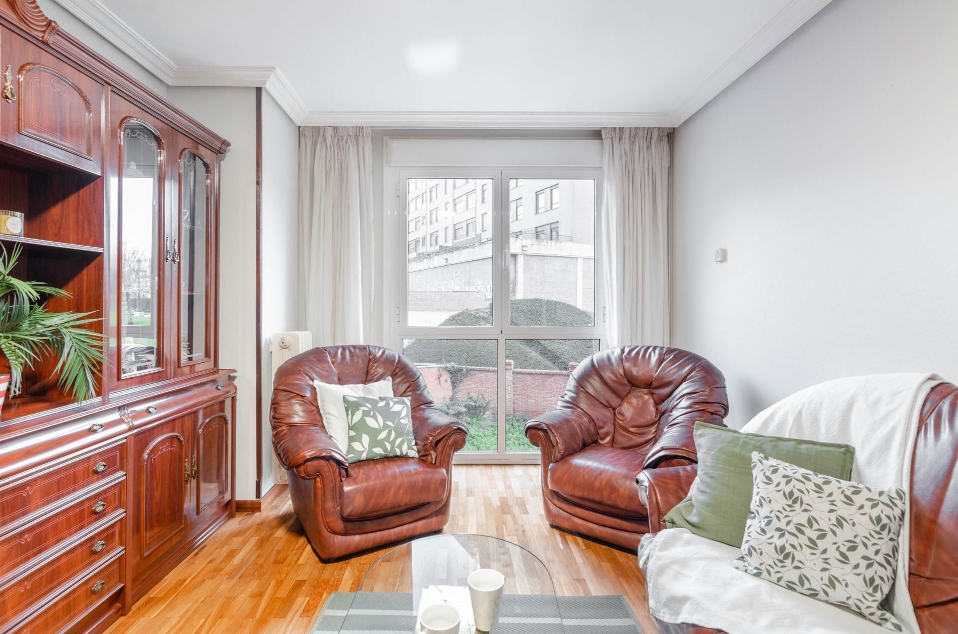 Living room of Flat for sale in Oviedo   with Heating and Storage room