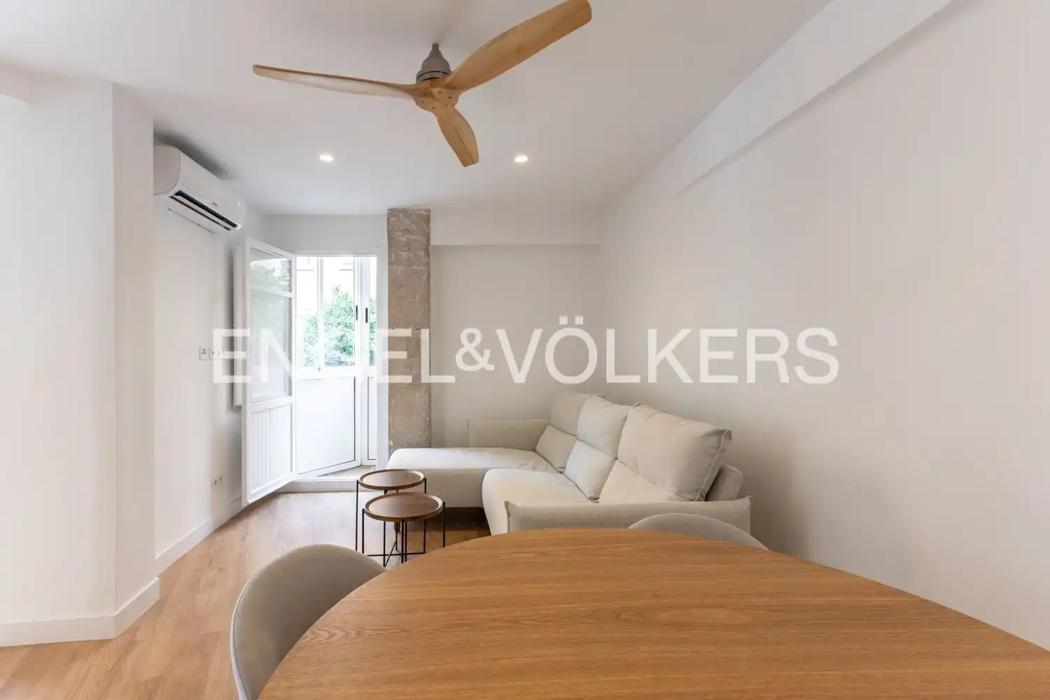 Flat with terrace for sale in Carrer de Salvador Almenar, imagen 3