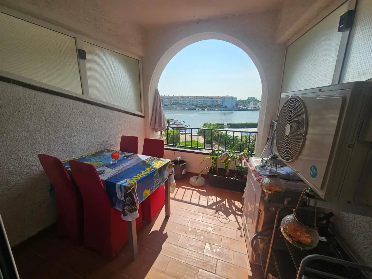 Terraza de Apartamento en venta en Empuriabrava con Aire acondicionado, Calefacción y Jardín privado
