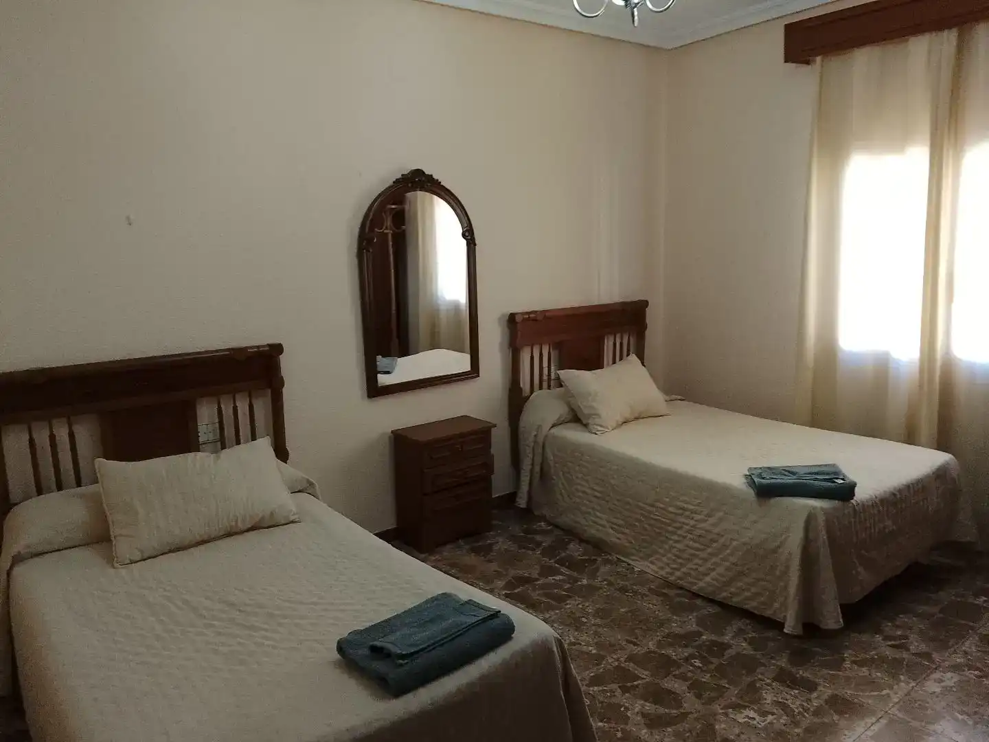 Dormitori de Casa adosada de lloguer en Almagro amb Aire condicionat, Traster i Moblat
