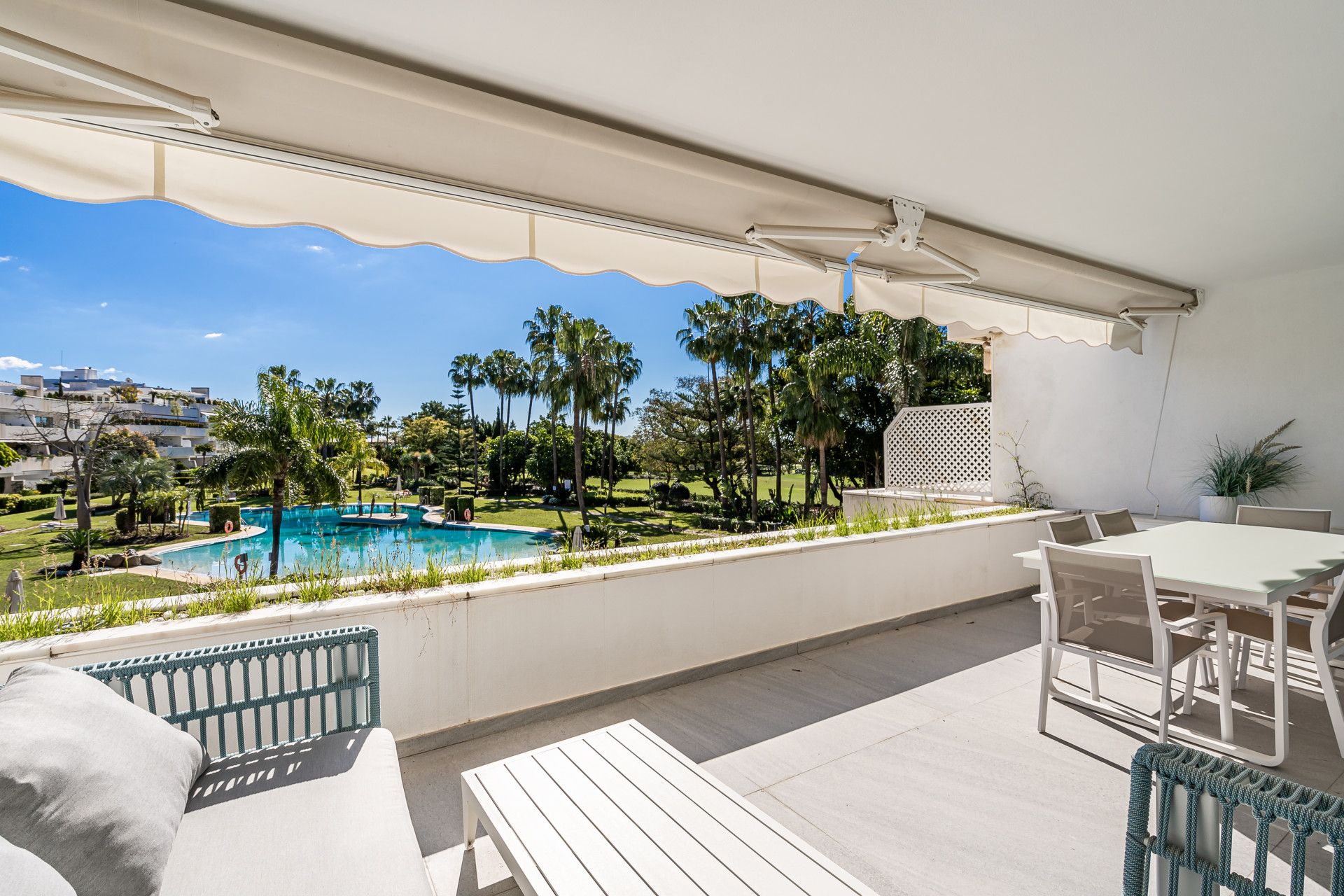 Terrassa de Apartament en venda en Marbella amb Terrassa, Traster i Piscina