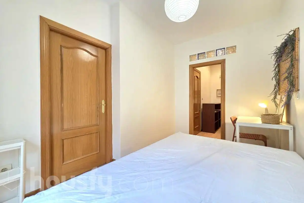 Schlafzimmer von Wohnung zur Miete in Arganzuela