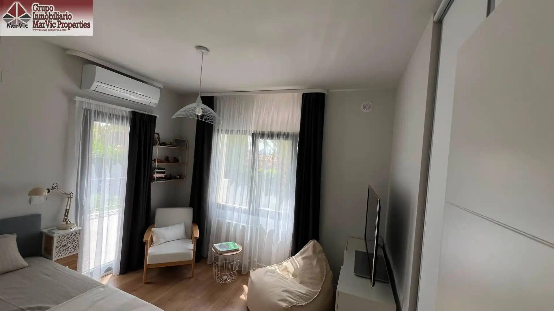 Sala de estar de Casa o chalet en venta en Benidorm con Aire acondicionado, Terraza y Piscina