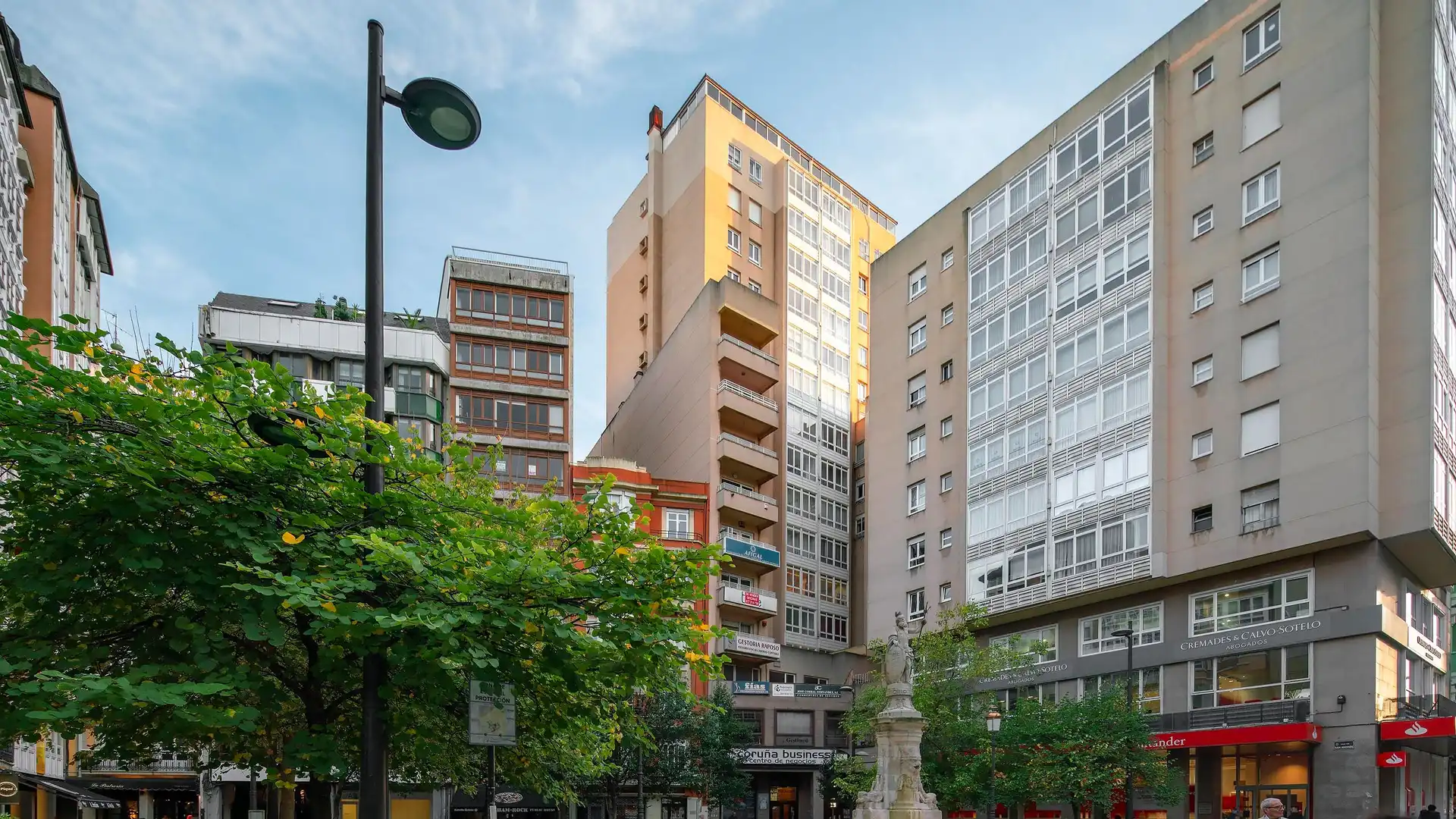 Vista exterior de Pis en venda en A Coruña Capital  amb Calefacció, Parquet i Terrassa