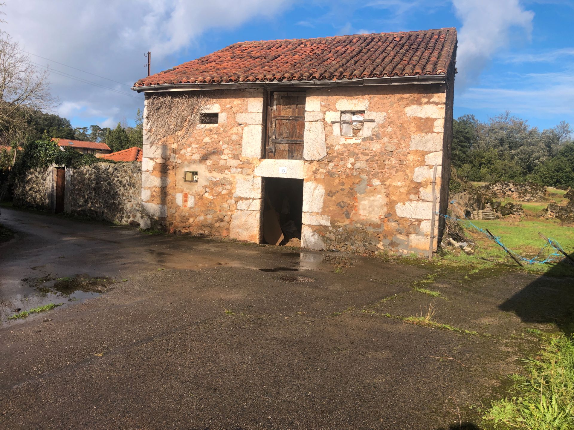 Vista exterior de Finca rústica en venda en Entrambasaguas amb Jardí privat i Traster